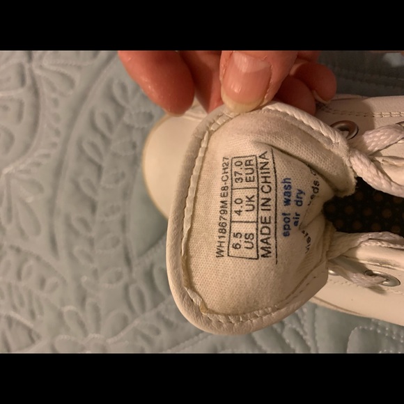Like New Keds White Sneakers. - Picture 6 of 7